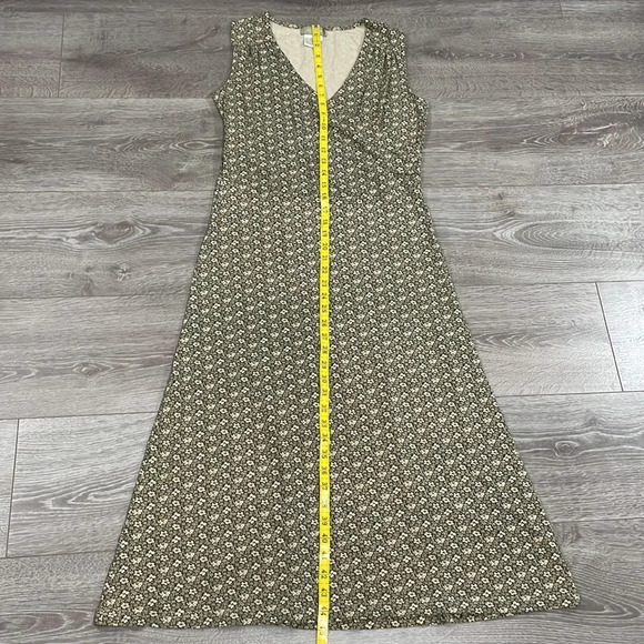 The Territory Ahead Sleeveless Floral Dress 4 - Picture 11 of 15